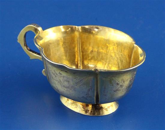 A late 18th century Russian silver gilt vodka cup, 35 grams.